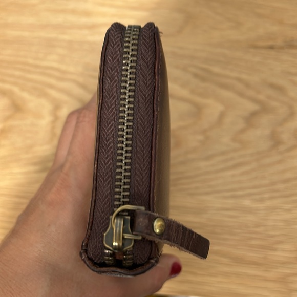 Montana Hudson Chestnut Brown Leather Wallet with tons of storage - Picture 4 of 15